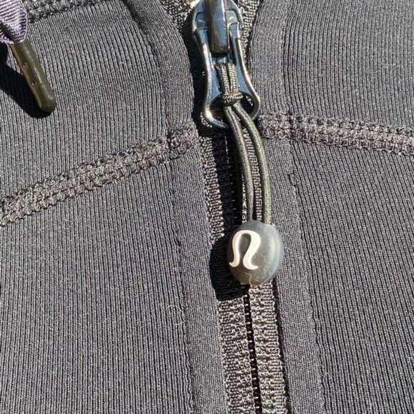 Lululemon Black Stretchy Full-Zip Hooded Jacket w/Thumbholes Size 4 Preowned - Picture 2 of 12